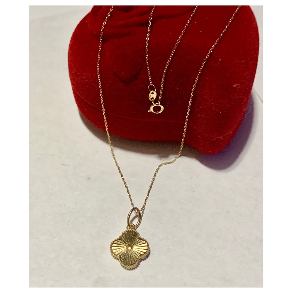 18k Solid Gold Clover Necklace